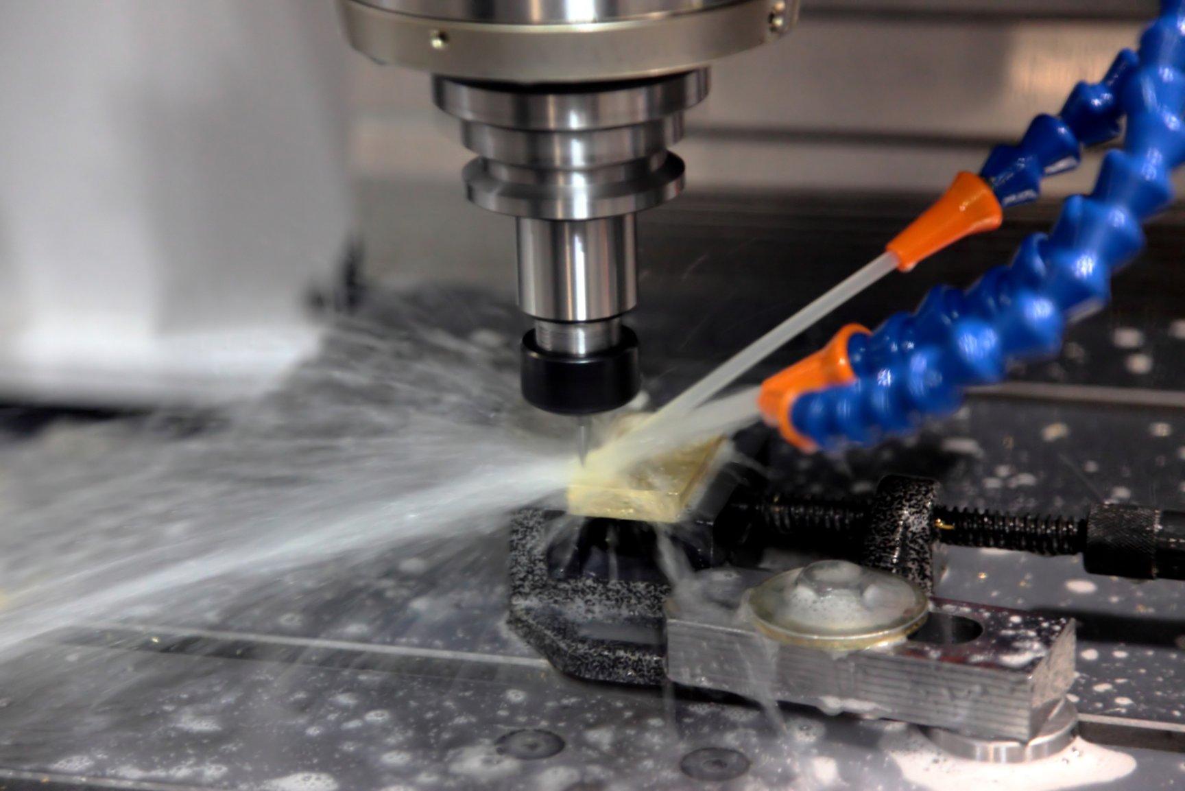 Best Applications for Semi Synthetic and Synthetic Metalworking Coolants